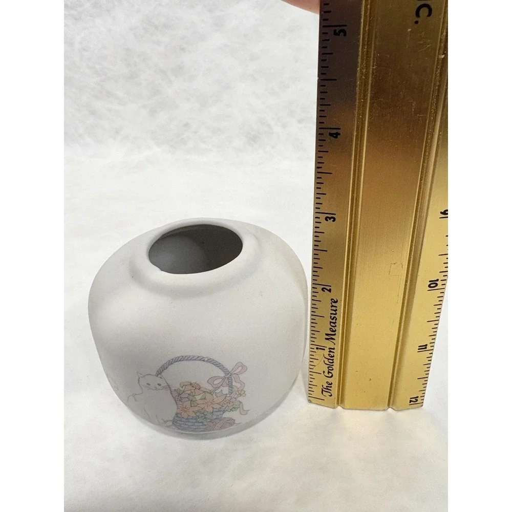 The Unbranded Brand vintage ceramic